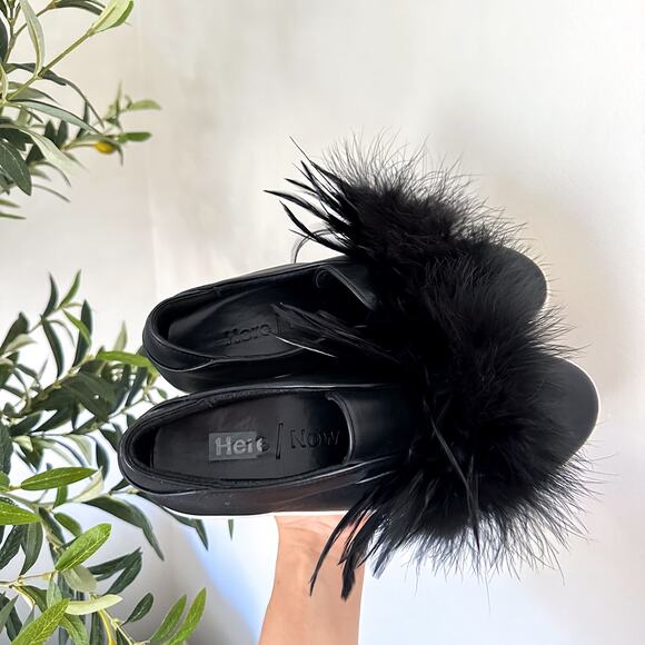 Here/Now Lily Feather Pom Leather Slip On Platform Sneaker Black 8.5 - Picture 4 of 7